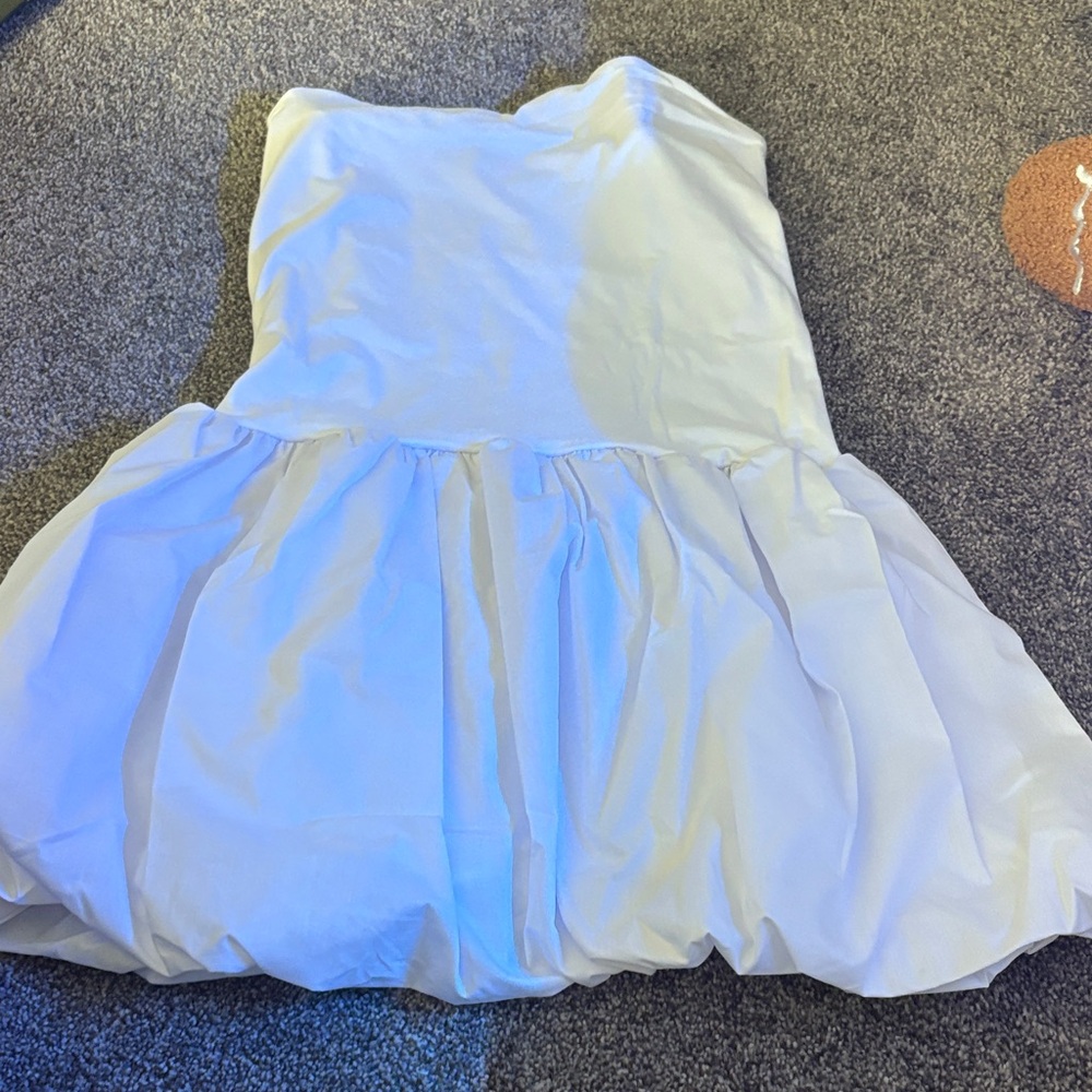 Elegant White Strapless Dress size large New without tags